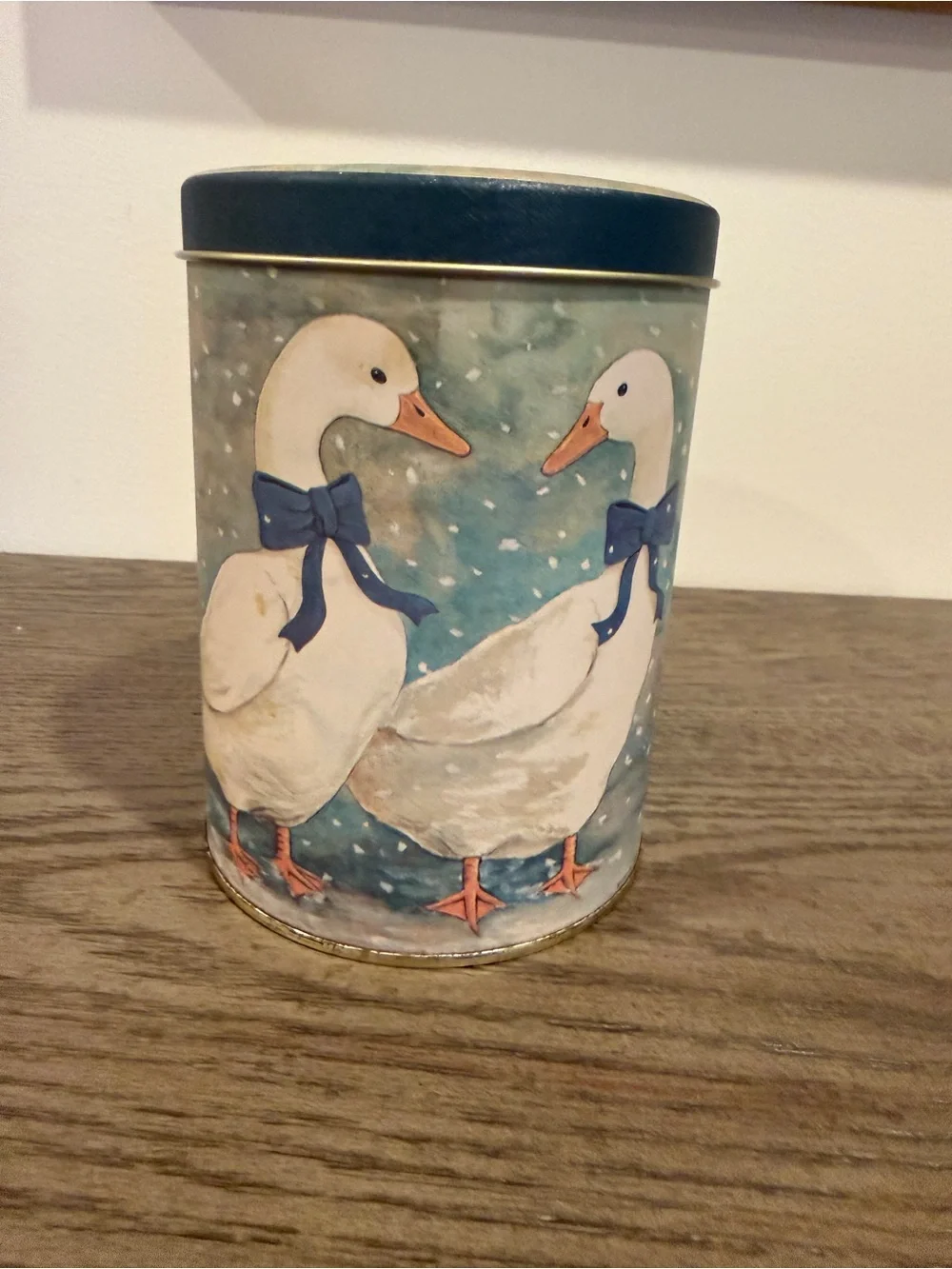 Vintage 1980s Nesting Blue Ribbon Winter Geese Metal Tin- 6